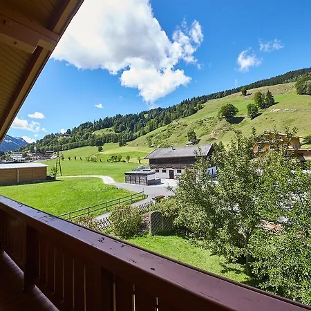 Landhaus Felix Holiday home Saalbach-Hinterglemm